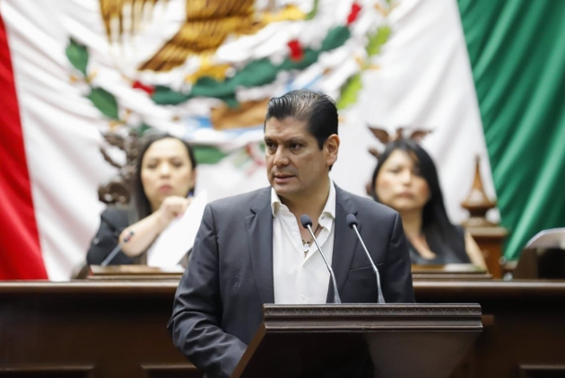 Propone Ernesto Núñez eliminar vigencia en actas de nacimiento o defunción como requisito en trámite 