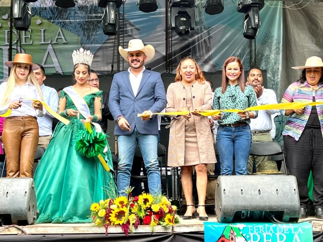 Inicia con gran Fulgor la Feria de la Pera de Ucareo en Michoacán  