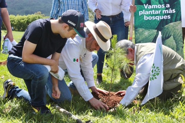 Conservación del Cerro del Punhuato incluirá un jardín botánico: Alfredo Ramírez Bedolla 