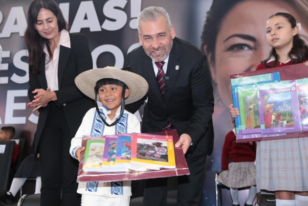 Alfredo Ramírez Bedolla da Inicio al Nuevo Ciclo Escolar 2023-2024 en Michoacán  