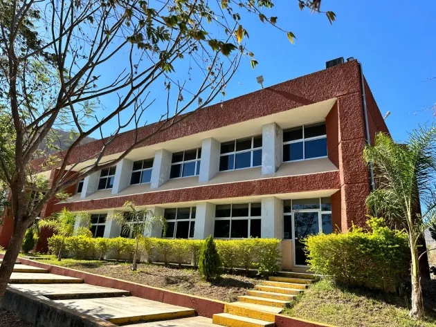 Concluye SCOP reconstrucción de 44 escuelas afectadas por sismo en Apatzingán