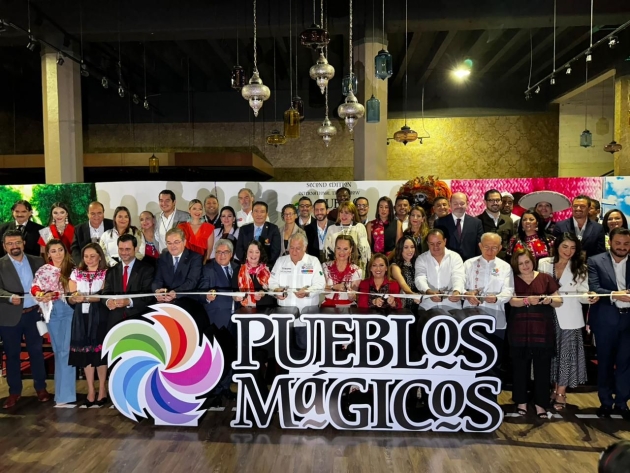 Michoacán promueve sus 10 Pueblos Mágicos en tianguis internacional 