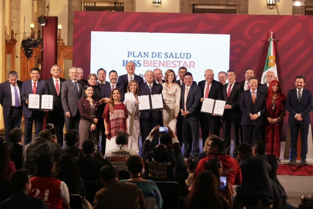 AMLO Presidente y 23 gobernadores firman acuerdo histórico para federalizar sistema de salud 