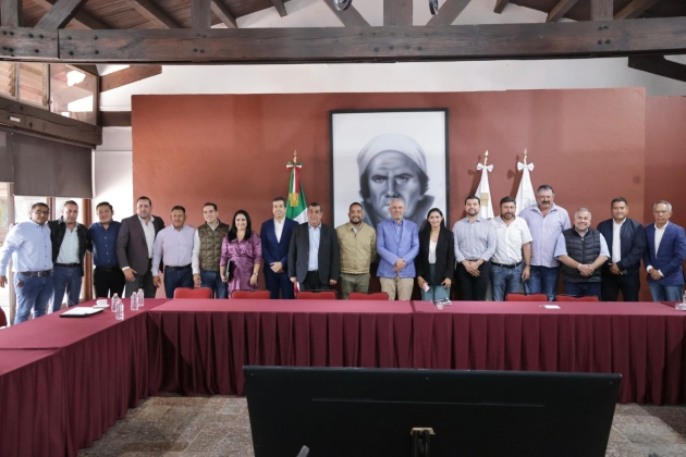 El Gobernador Alfredo Ramírez se Reúne con la Dirigencia Estatal del PRD y sus Municipales 