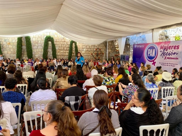 Mujeres participan en taller “Compromiso y Acción de PAN Michoacán 