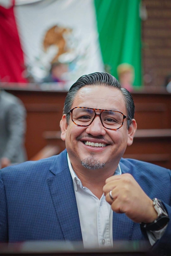 Estamos más puestos que nunca para hacer posible un Michoacán feliz:  Víctor Manríquez 
