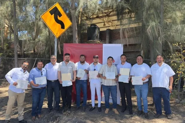 Clausura de la primera generación de operadores de tractocamión del Cetransporta Icatmi Zamora 