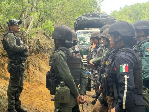 Guardias civiles se capacitan en Colombia para el combate al secuestro y la extorsión 