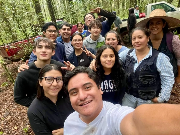 Acción Juvenil se suma a reforestación en oriente michoacano 