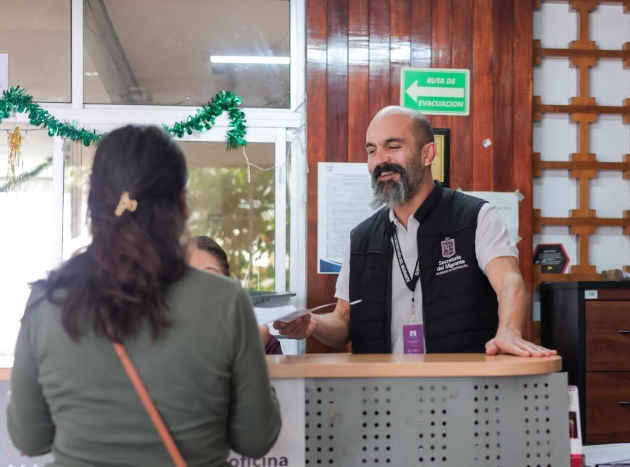 Semigrante ofrece traducciones gratuitas de documentos oficiales 