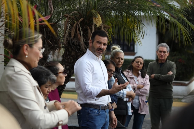 Yankel Benítez sostiene diálogo cercano con vecinos de Lomas de Vista Bella en Morelia 