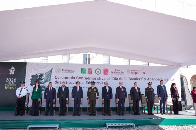 “Cooperación sí, sumisión no”: Ramírez Bedolla respalda estrategia de Sheinbaum y reconoce valentía del Ejército celebrando el Día de la Bandera