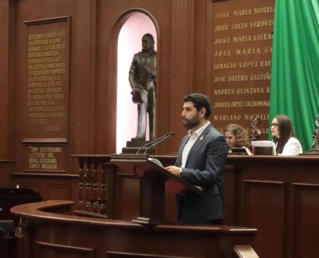 El Dip. Octavio Ocampo propone proteger los saberes del Mezcal Michoacano 