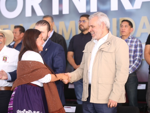 El Gobernador Ramírez Bedolla garantiza obras convenidas para todos los autogobiernos indígenas de Michoacán 