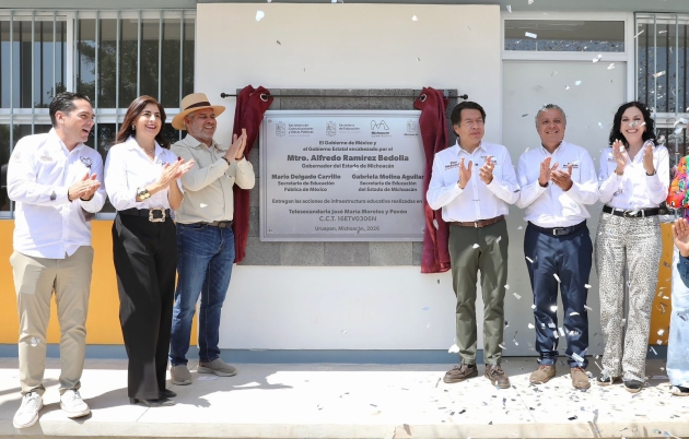 Inauguran Ramírez Bedolla y Mario Delgado reconversión de telesecundaria a bachillerato, en Uruapan