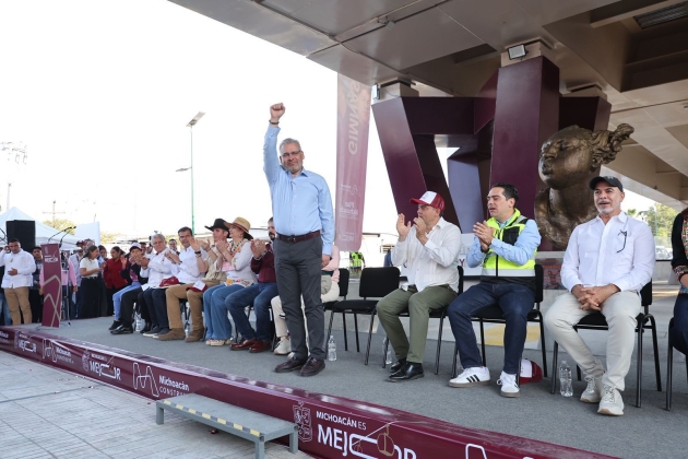 Ramírez Bedolla cumple y entrega al pueblo de Uruapan el puente vehicular Carlos Manzo