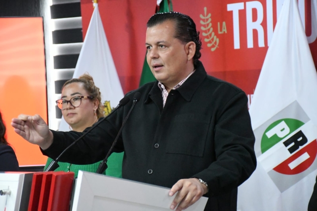 "Bedolla quiere imponer a Gladyz Butanda como gobernadora": Guillermo Valencia