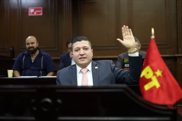Aprueban iniciativa presentada por el Dip. Vicente Gómez para el manejo de basura electrónica en los Municipios 