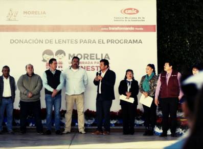 Entrega Gobierno de Morelia dotación de lentes con el programa Una mirada para el Bienestar