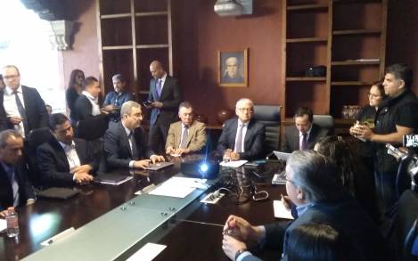 Carlos Maldonado  Secretario de Finanzas  se Reúne Con Instituciones Bancarias para Ajustar Términos de la Adquisición del Empréstito por 4090 mdp para MIchoacán