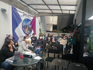 Inician talleres con perspectiva de género para personal de IMUJERIS en Morelia 