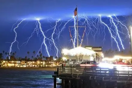 Tormenta Eléctrica Azota el Norte de USA:  caen más de 2 mil rayos en menos de tres horas en Estados Unidos