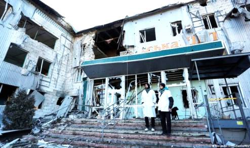  La Asamblea Mundial de la Salud condena los ataques de Rusia a centros médicos en Ucrania : La Guerra Continúa  