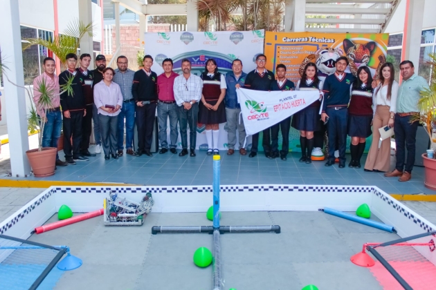 Dan banderazo de salida a delegación michoacana que competirá en Mundial de Robótica 