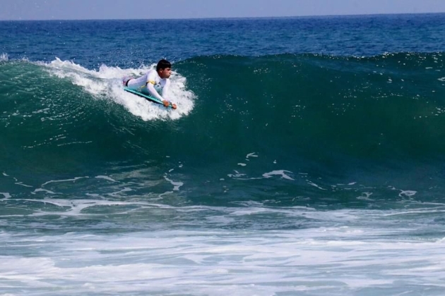 Surfistas michoacanos se prepara para Nacionales Conade 2024 