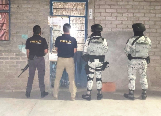 Cumplimenta FGE orden de cateo en la colonia Ignacio López Rayón, y decomisa droga