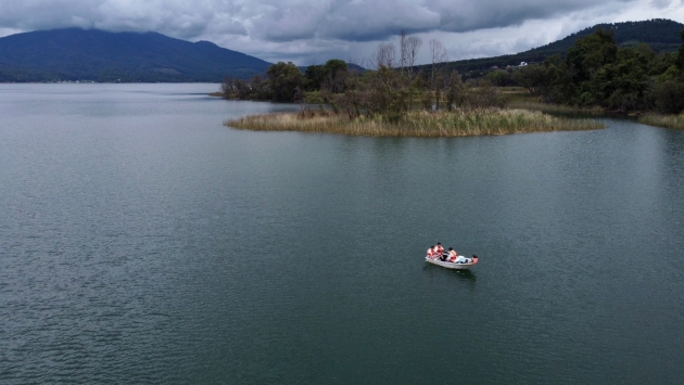 Michoacán lanzará operativo para evitar extracción ilegal de agua del lago de Zirahuén 