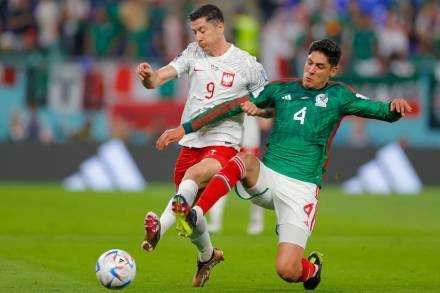 México VS Polonia empatan 0-0 , Guillermo Ochoa se lleva la ovación por salvar penal de la escuadrilla.   