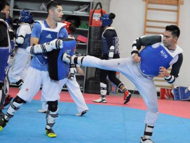 Se alistan taekwondoínes para últimas competencias del Año