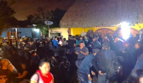 Rescata INM a 209 migrantes extranjeros que viajaban hacinados en la caja seca de un tráiler en Veracruz 
