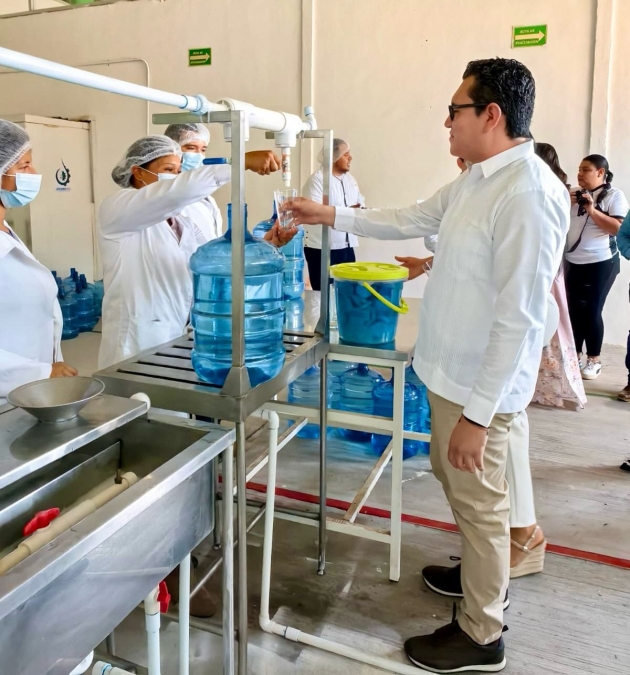 Estudiantes del Tec de Huetamo diseñan y reconstruyen purificadora de agua 