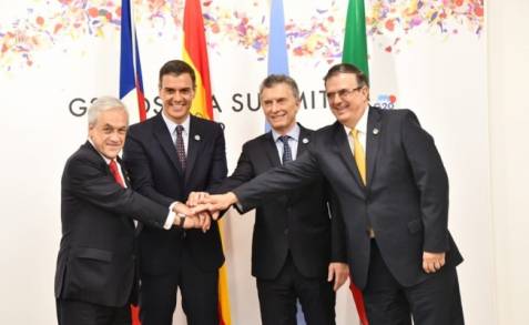 Presidente  Mexicano Se disculpa por su Ausencia en  la Cumbre de Lideres del G-20m encomienda al Secretario de Relaciones Exteriores entregar una carta misiva