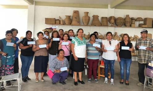 Incentivan IAM y FONART, producción artesanal de Michoacán 