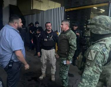 En Uruapan, Guardia Civil y Sedena aseguran 1 tonelada de aguacate presuntamente robado y a 4 presuntos implicados 