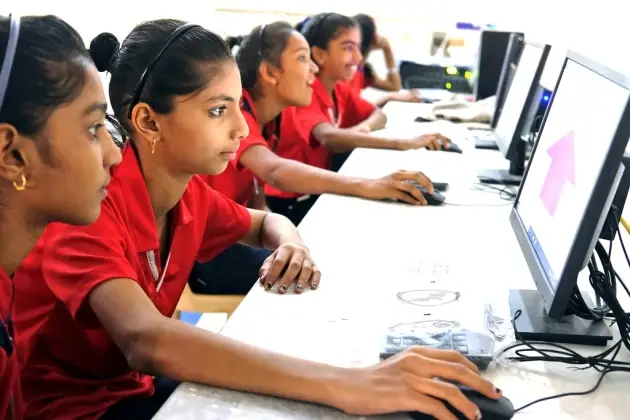 La tecnología nunca debe reemplazar la enseñanza presencial dirigida por maestros: ONU 