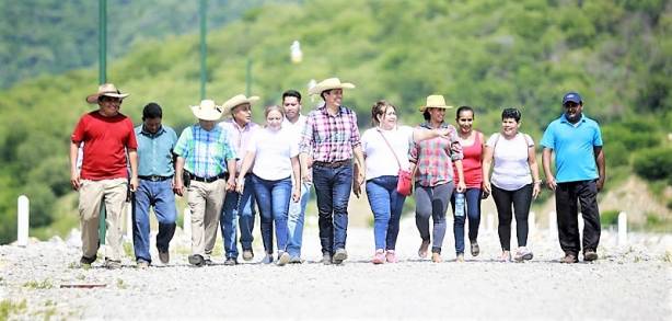 Toño García encabeza reforestación en la presa El Chihuero 