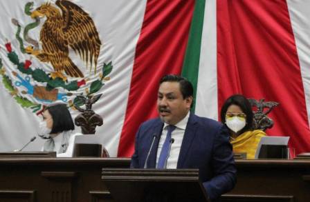 México resiente económicamente la obsesión presidencial por mega proyectos: Víctor Manríquez 
