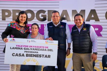 Mejora Sedesoh calidad de vida de las familias de Uruapan; entrega más de mil láminas