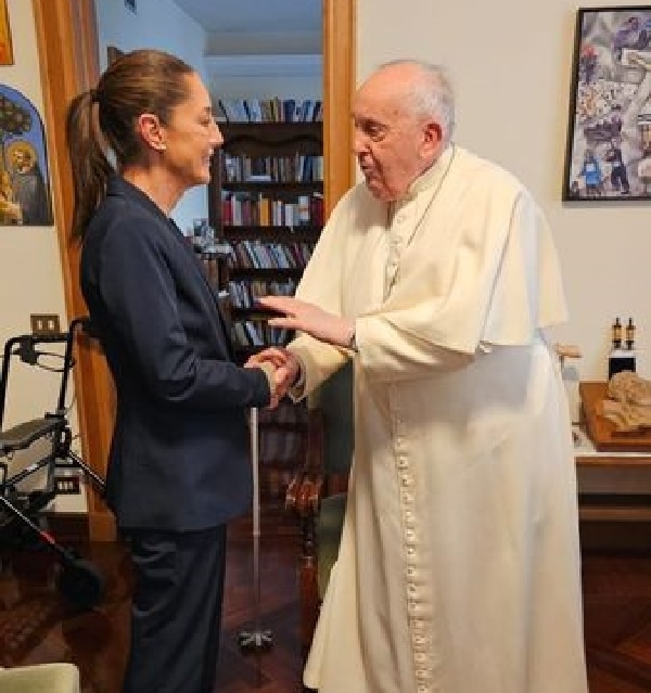 La Dr. Claudia Sheinbaum Sostiene Encuentro con el Papa Francisco en el Vaticano