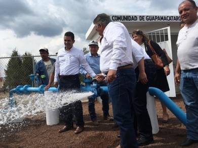 Tras 20 años, llega agua potable a comunidades de Maravatío