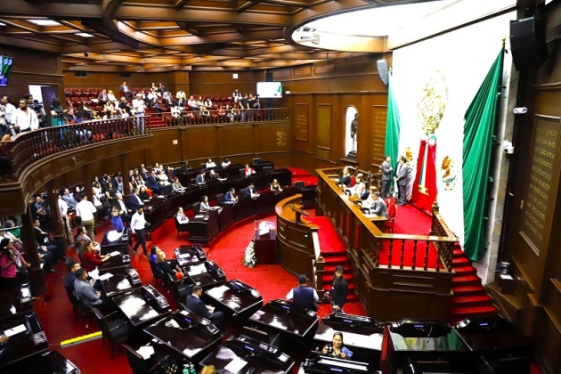 75 Legislatura abre convocatoria para entregar la “Medalla Michoacán al Mérito Docente” 