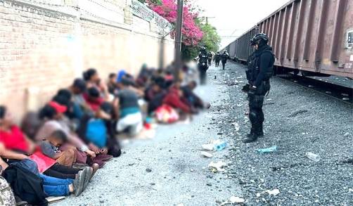Identifica INM a 61 migrantes extranjeros irregulares en el patio de la empresa Ferromex 