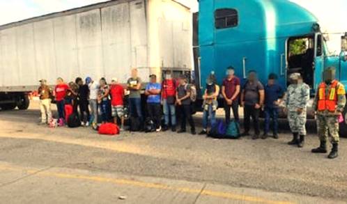 El Instituto Nacional de Migración Rescata hoy a 16 personas Migrantes que viajaban hacinadas en una cabina de tráiler 
