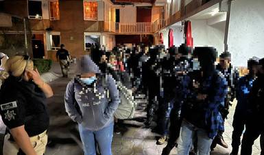 Rescata INM a 79 personas migrantes extranjeras hacinadas en cuartos de un Hotel del Estado de México 