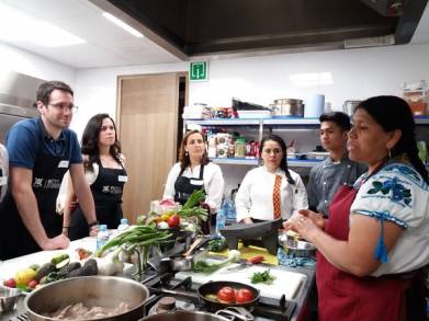 Exitosas las Cocineras Tradicionales y Gastronomía Michoacana en España